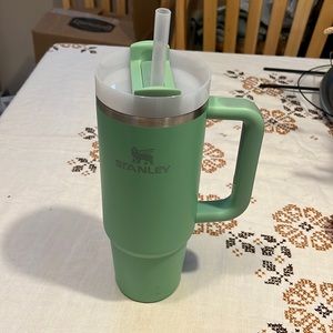 Stanley 30 oz Quencher